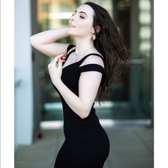 Meet your Posher, Natalie - Picture 2 of 3